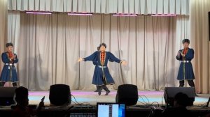 Калмыцкий танец Торhуда би.