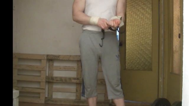 Попытка разорвать полицейские наручники смотреть онлайн