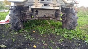 наглухо затюнингованный ЛуАЗ на шинах от квадроцикла и с двигателем ваз