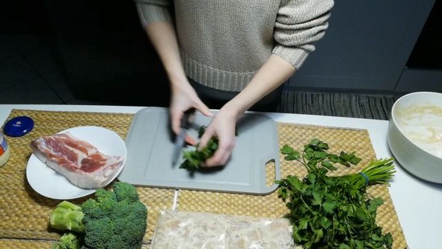 Заготовка ПОЛУФАБРИКАТОВ в морозилку на НЕДЕЛЮ | Солим сало |✔️ ЛАЙФХАК для хранения полуфабрикатов смотреть онлайн