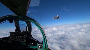 Сопровождение Ту-95МС перехватчиками МиГ-31 Тихоокеанского флота