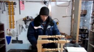 Табурет на токарном станоке.