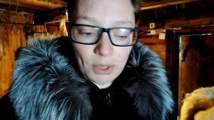 Розовое молоко у козы. Как лечить.