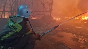 В Краснодаре ночью  потушили крупный пожар 11.04.2023