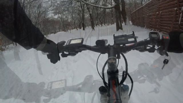 КАК СПРАВЛЯЕТСЯ ПЕРЕДНИЙ ПРИВОД С СУГРОБАМИ. смотреть онлайн