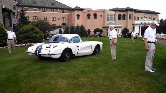 Elegance at Hershey 2013 Delage D8 racing Vette, Gardner, Packard and Steyr driving onto the field смотреть онлайн