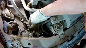 КАК СНЯТЬ ФАРУ (ОПТИКУ) КИА СПЕКТРА? HOW TO REMOVE THE HEADLIGHT (OPTICS) OF THE KIA SPECTRA?