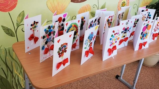 DIY Подарок к дню Матери открытки из пуговиц своими руками смотреть онлайн
