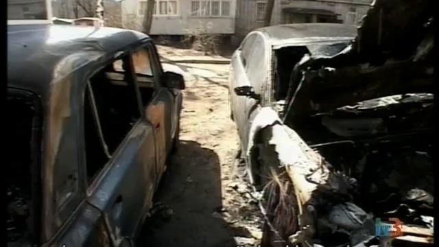На выходных пожарные тушили сразу 3 автомобиля