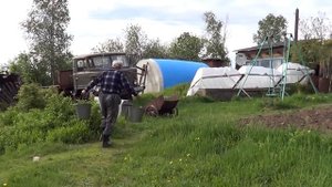 ?♂️ КОРОМЫСЛО, старинная технология переноски воды ведрами, практика использования коромысла