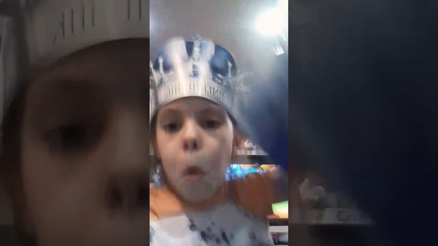 мем. жвачка же маленькая?! зачем тебе пакет?!