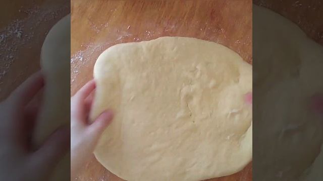 Воздушные пончики с начинкой. Вкуснейшие  пончики с варёной сгущёнкой.