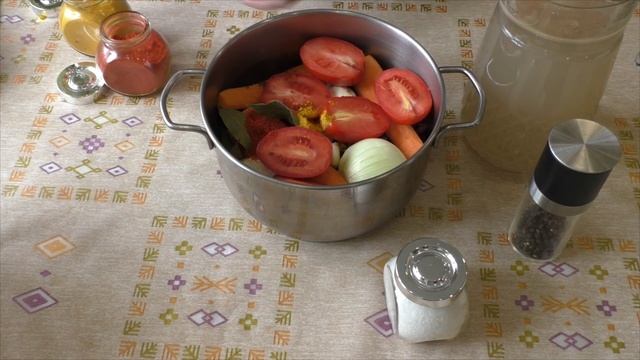 ОВОЩНОЙ СУП-ПЮРЕ ИЗ ФАСОЛИ С КОЛБАСКОЙ ИЗ РУБЛЕННОГО МЯСА смотреть онлайн