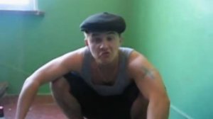 Жиган Miron :) Быдло в подъезде Москвы в 2006году