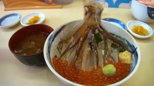 "Танцующий осьминог в рисе" - японское блюдо