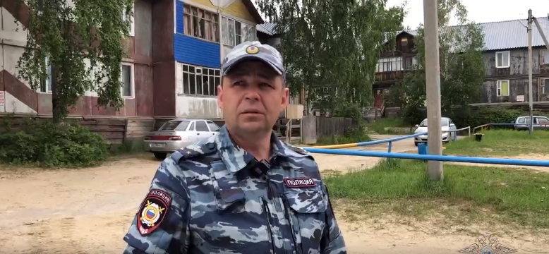В ХМАО-Югре сотрудники полиции спасли людей во время пожара