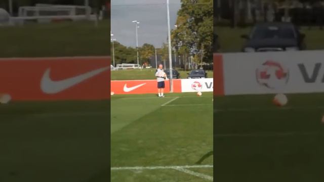 JORDAN IBE SCORES AN OUTRAGEOUS VOLLEY IN TRAINING!! ⚽️🥅🎯