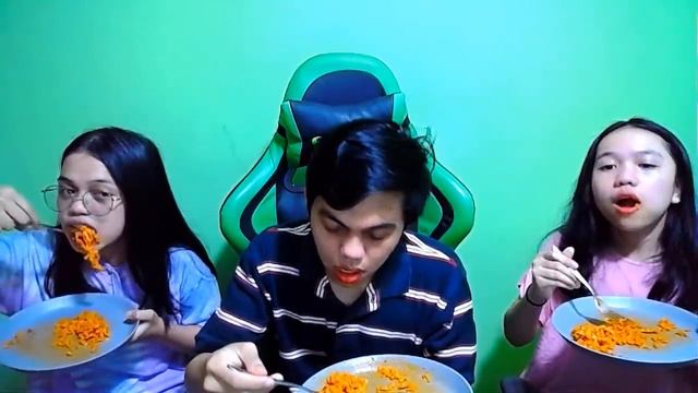 Spesial 300K Subscribe! Samyang Challenge Tanpa Minum 5 Menit смотреть онлайн