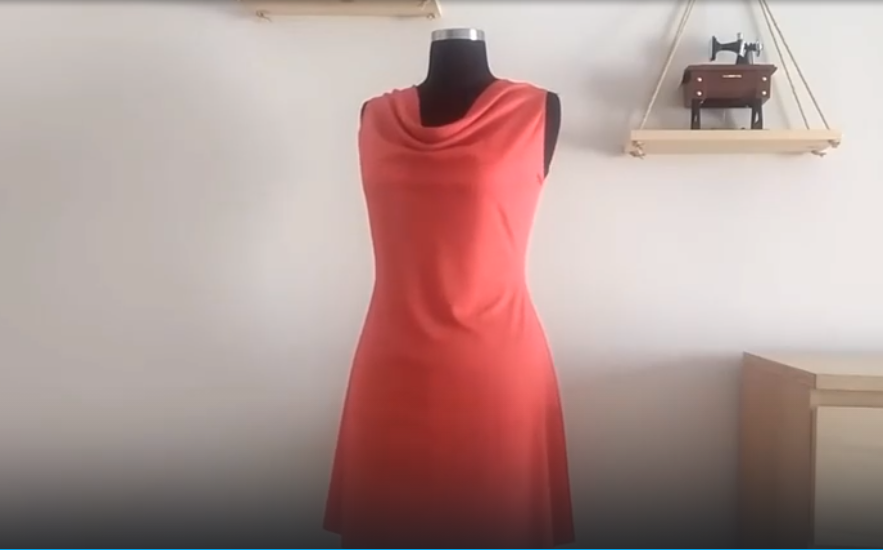 Роскошное платье без выкройки! Восхитительно красивая и простая модель под силу каждому. Хоть продав смотреть онлайн