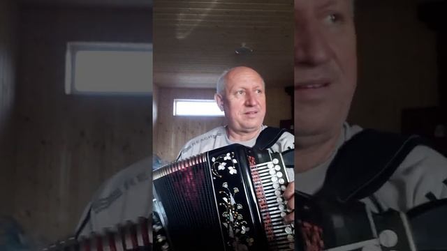 Листья жёлтые над городом кружатся смотреть онлайн