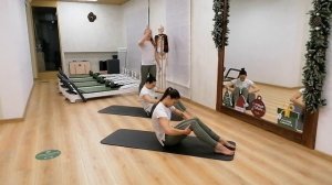 Урок #2 от студии ARNÓA Pilates. Поздравляем всех с Новым годом!