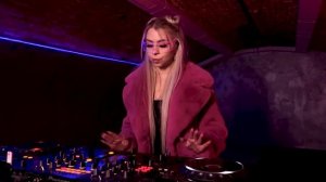 BELLA KRI - live DJ set 13.03.2023 _ Melodic techno & Progressive house Mix.mp4