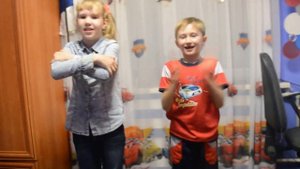 РАЗМИНКА  "У ЖИРАФА ПЯТНА,ПЯТНА,ПЯТНЫШКИ ВЕЗДЕ"