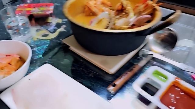 어색한 사이의 두 남녀가 1박 2일 여행을 간다면? ?? 4부 [SUB] смотреть онлайн