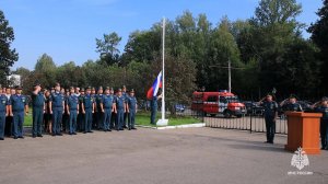 Торжественное построение в честь Дня Государственного флага Российской Федерации