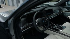 BMW 7. Новые фишки. Два цвета в мат.2023