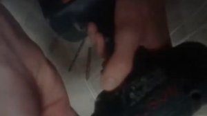 Как вставить сверло в шуруповерт (How to insert drill bit in cordless drill)?