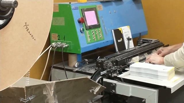 Процесс изготовления брошюр на пружине.
Напечатали брошюры на мелованной бумаге 300 грамм.