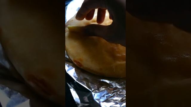 Плагиатор ест ОСЕТИНСКИЙ ПИРОГ из ВЛАДИКАВКАЗА! смотреть онлайн