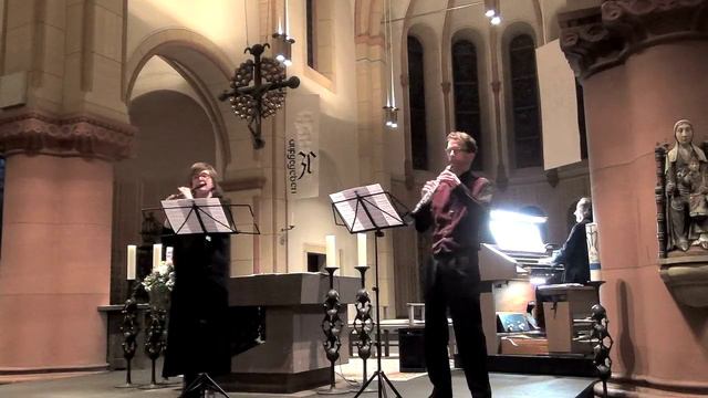 Toccata alla salsa for flute, oboe (violin) & organ by Hans-André Stamm смотреть онлайн