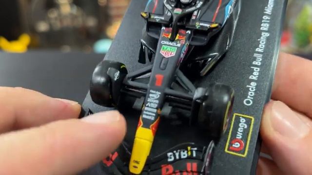 RED BULL RB19 - MAX VERSTAPPEN MIAMI 2023! Bburago Signature 1/43 | FORMULA 1 DAY #26