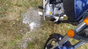 Мойка мотоцикла Баджаж Боксер своими руками на даче. Тестируем средство очистки двигателя