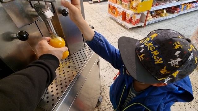 Свежевыжатый сок в магазине смотреть онлайн