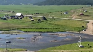 Пещера Усть–Канская на реке Чарыш , Гора Белый камень - Горный Алтай ( Памятник археологии ) в 4К