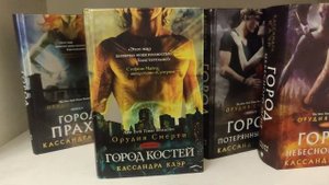 Мои книжные полки/ Первое видео про книги.