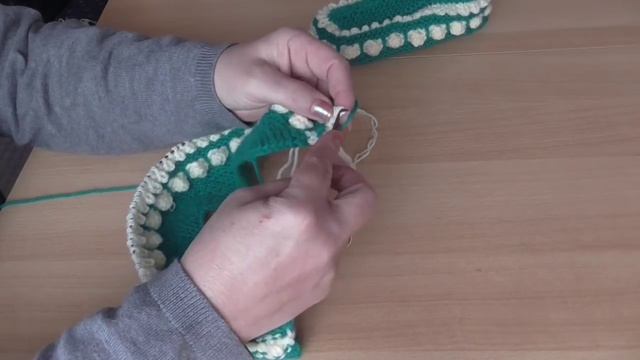 Тапочки с узором "Шишечки" смотреть онлайн