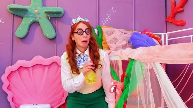 Как стать русалкой! Экстремальное преображение с гаджетами из TikTok! смотреть онлайн