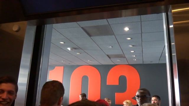 Sneak Peak: The Willis Tower Skydeck elevators! смотреть онлайн