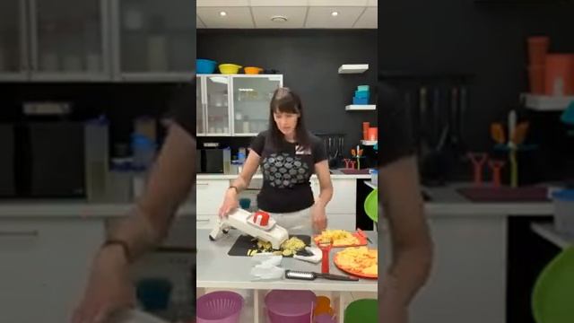 Tupperware с Королёвой. Терка-шинковка «Мандолина» смотреть онлайн