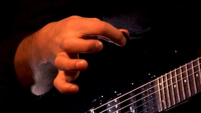 Как правильно поставить руки. Уроки игры на гитаре. Постановка правой руки смотреть онлайн