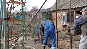 Сделали скважину желонкой 24м.