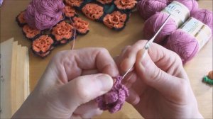 Цветок крючком, сумочка для девочки, сумка для планшета.