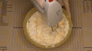 КРЕМ с маскарпоне и со сливками. Для прослойки, украшения и выравнивания торта Красный Бархат.