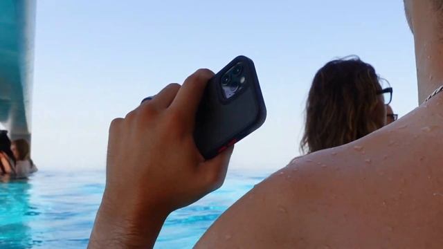 AURA SKYPOOL LOUNGE DUBAI | The Tallest 360 Degree Infinity Pool in the World!! смотреть онлайн