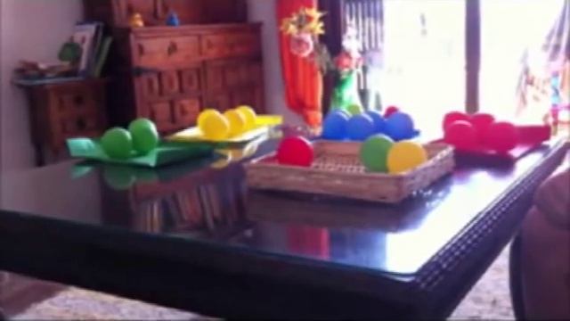 Играем в сортировку с малышом 2 года жизни смотреть онлайн