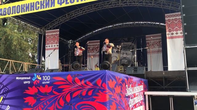 Ансамбль "Веселуха" - Эх, по сёлам смотреть онлайн